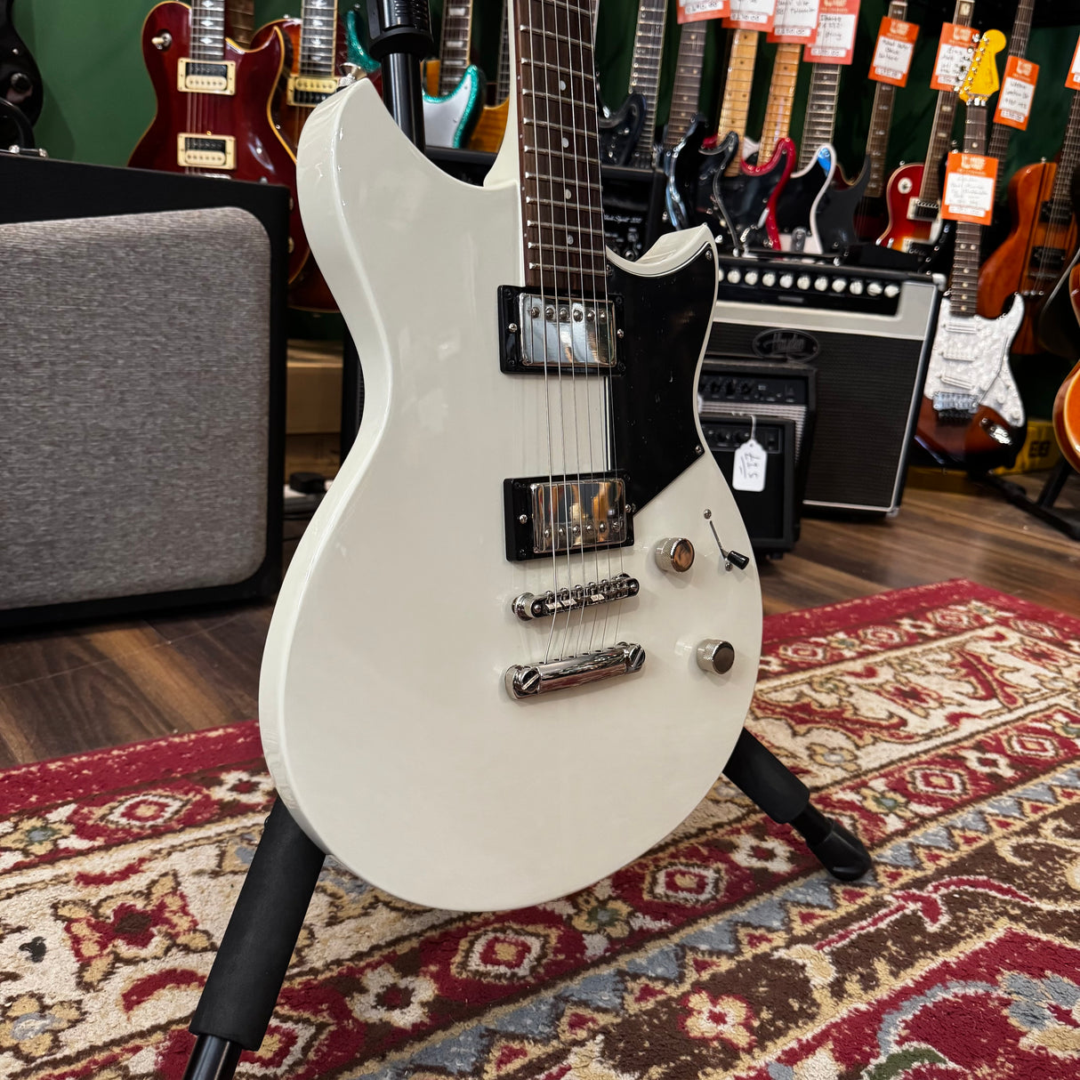 Yamaha Revstar Element RSE20 Electric Guitar Vintage White (Pre-Owned)