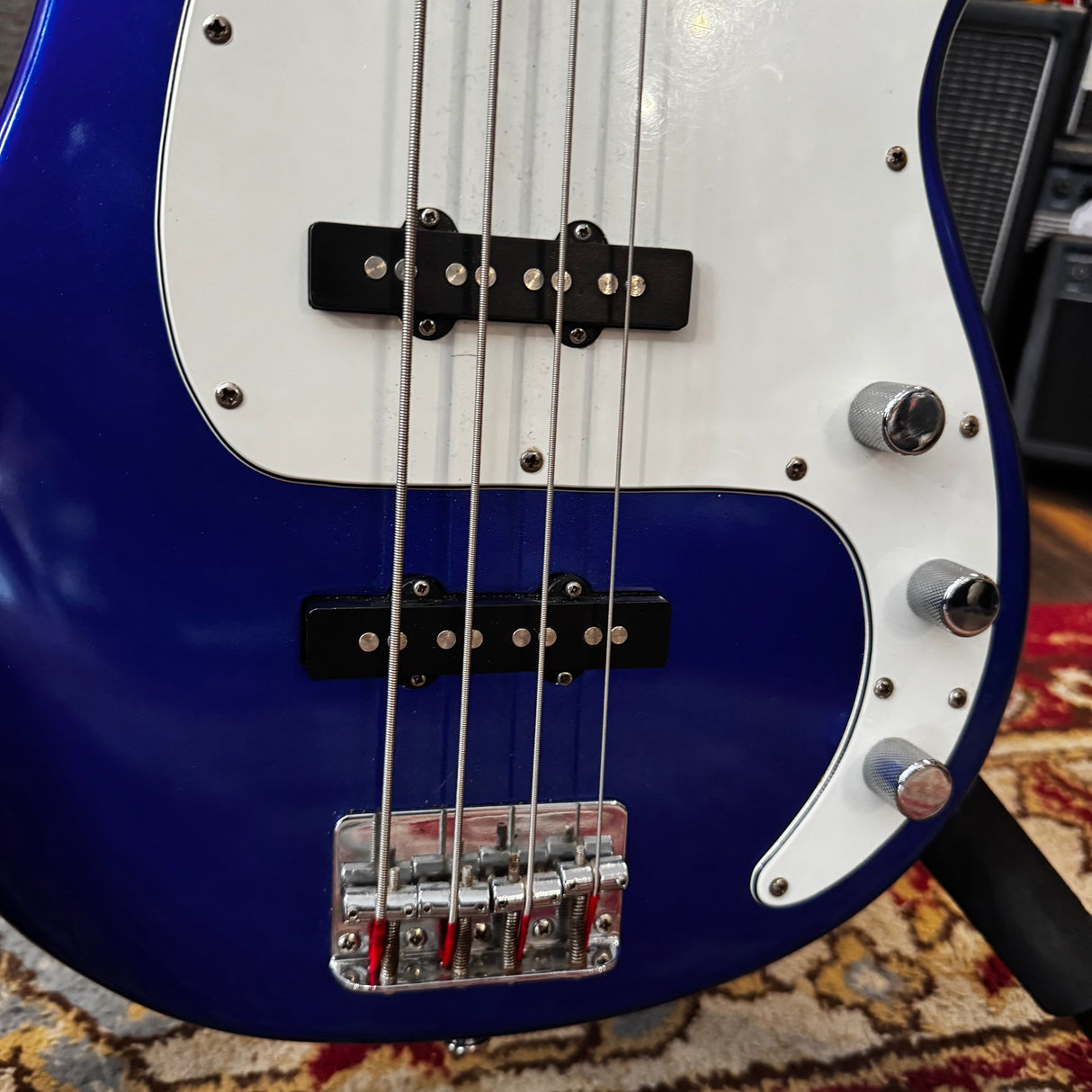 Peavey Milestone III Bass Guitar Blue (Pre-Owned)