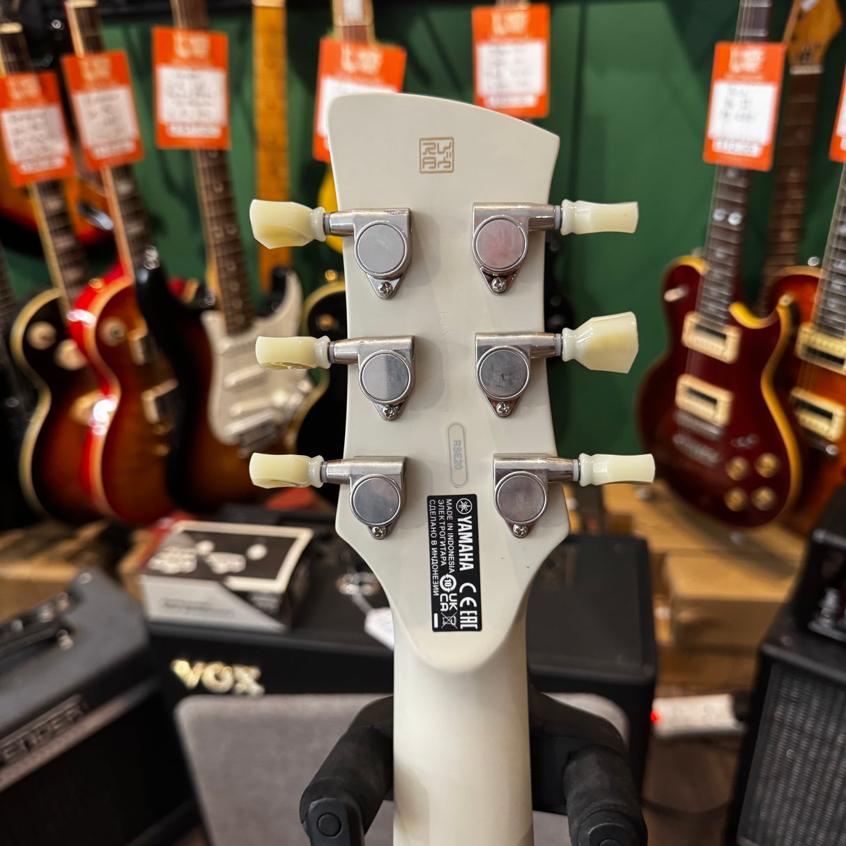 Yamaha Revstar Element RSE20 Electric Guitar Vintage White (Pre-Owned)