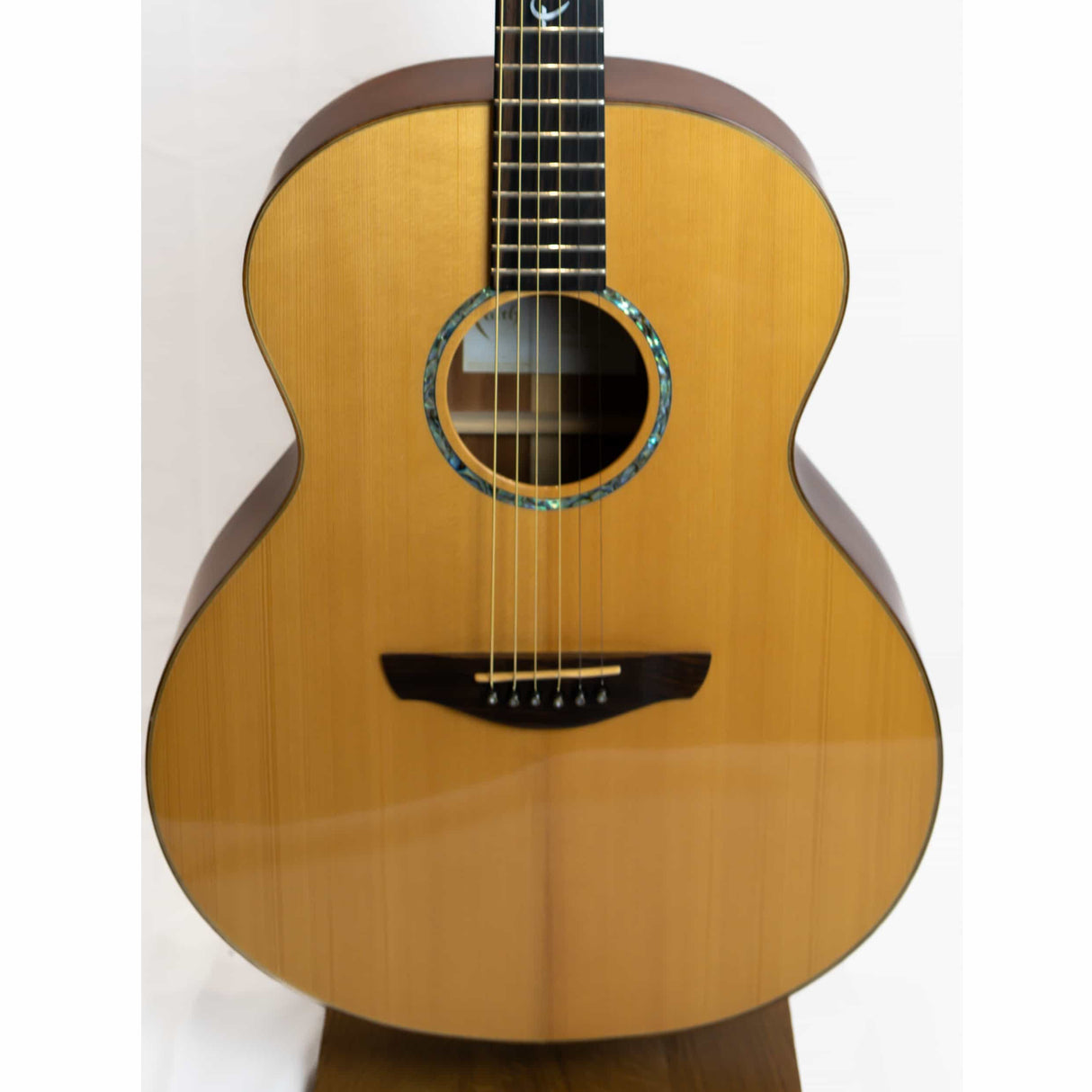 Faith Natural Series Neptune Jumbo Acoustic + Hard Case (Pre-Owned) - Music Vault