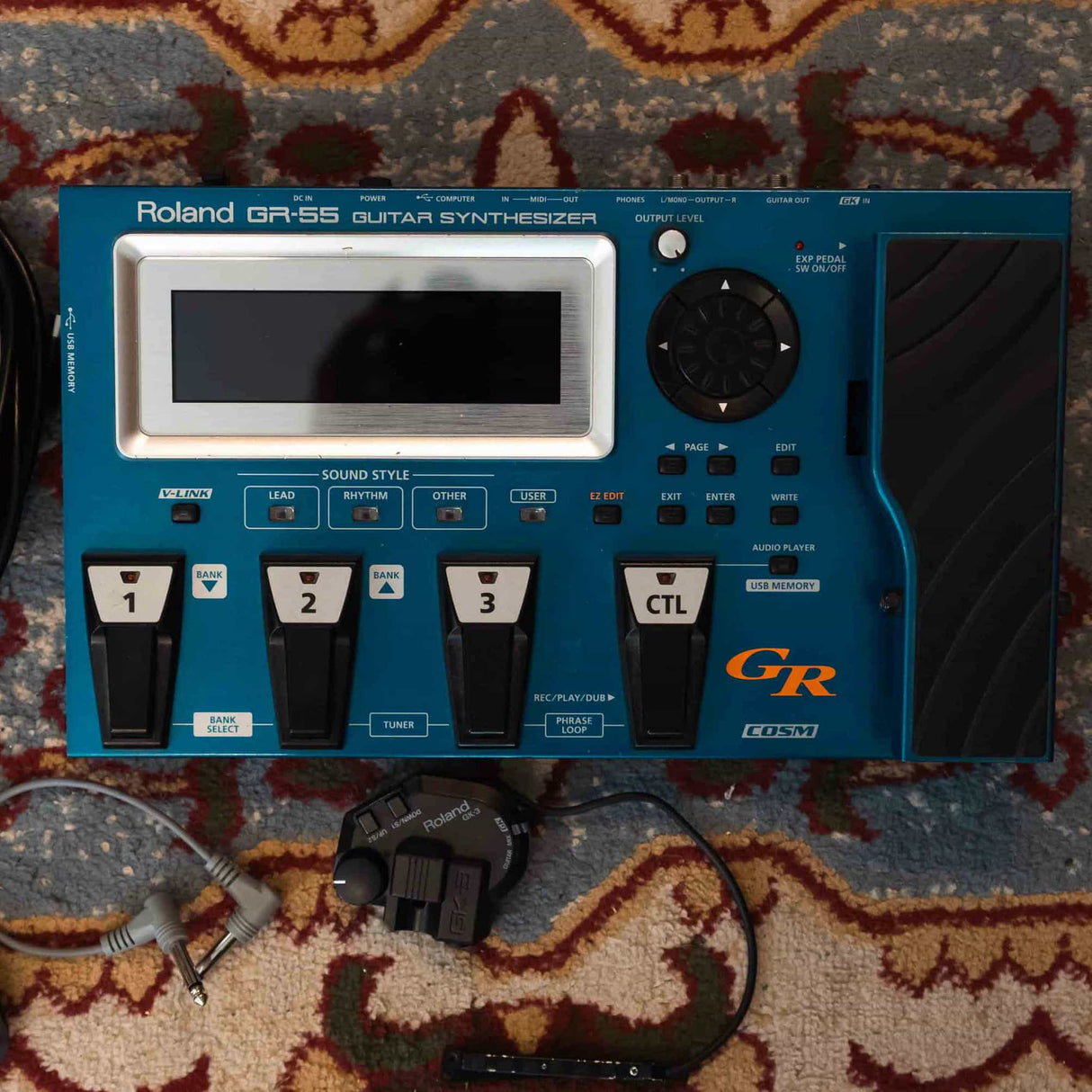 Roland GR-55 Guitar Synthesizer & GK-3 Pickup (Pre-Owned)