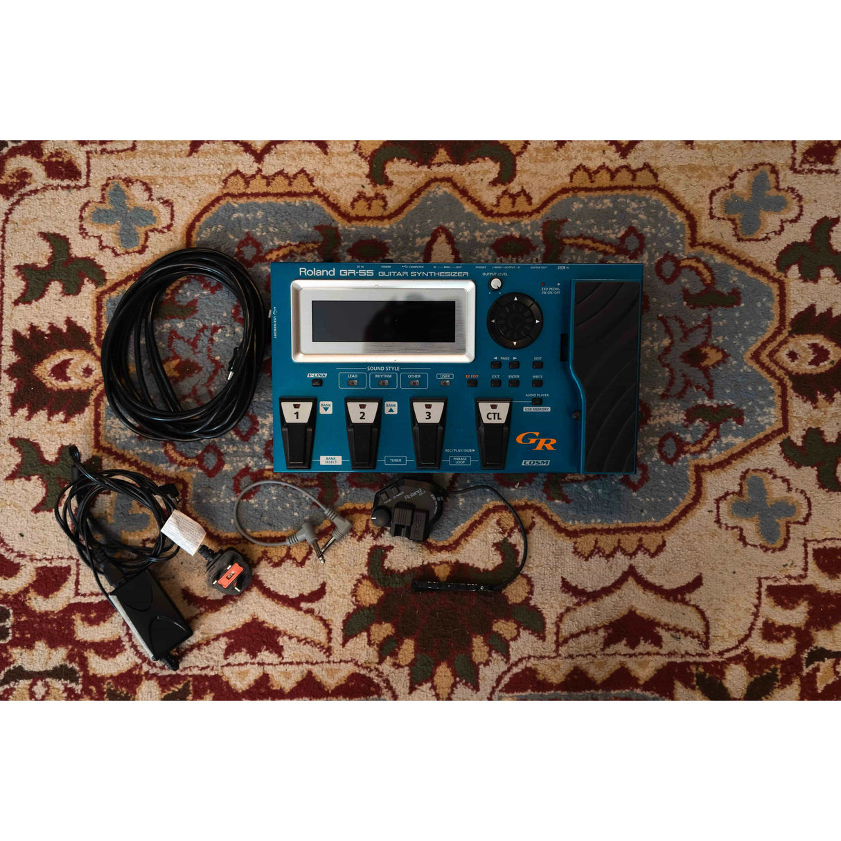 Roland GR-55 Guitar Synthesizer & GK-3 Pickup (Pre-Owned)