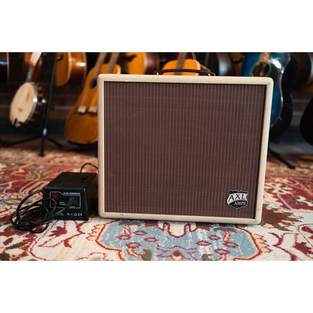 AXL Akita 20 Valve 20 Watt Combo Amplifier (Pre-Owned) - Music Vault