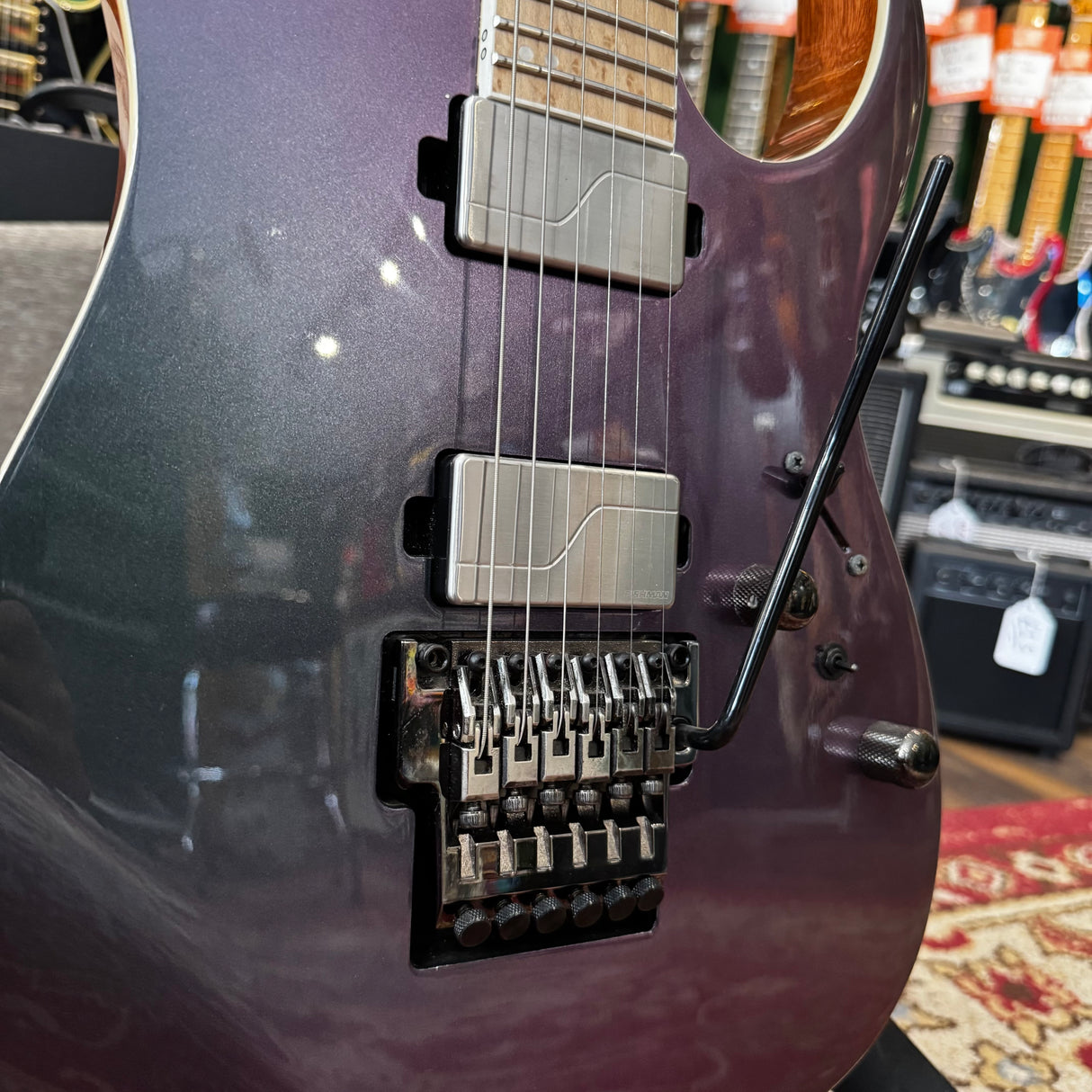 Ibanez Prestige RG5120OM Polar Lights + Hard Case (Pre-Owned)