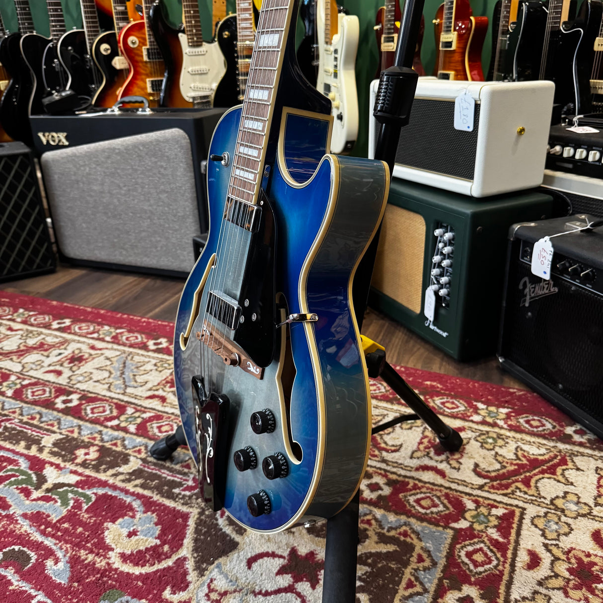Ibanez George Benson GMB10EM Semi Hollobody Electric guitar Jet Blue Burst (Pre-Owned)