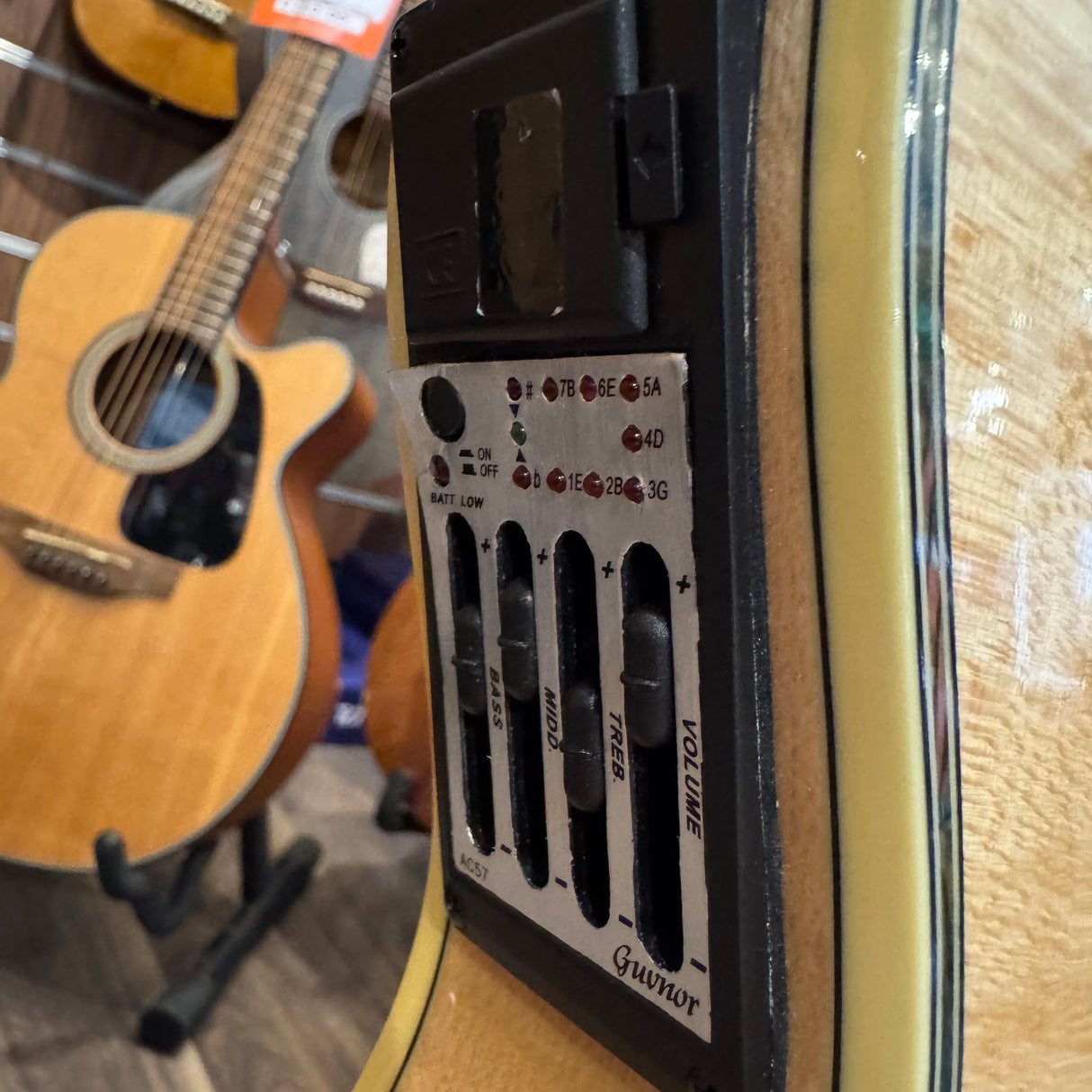 Guvnor GA575CE Thinline Electro Acoustic (Pre-Owned)