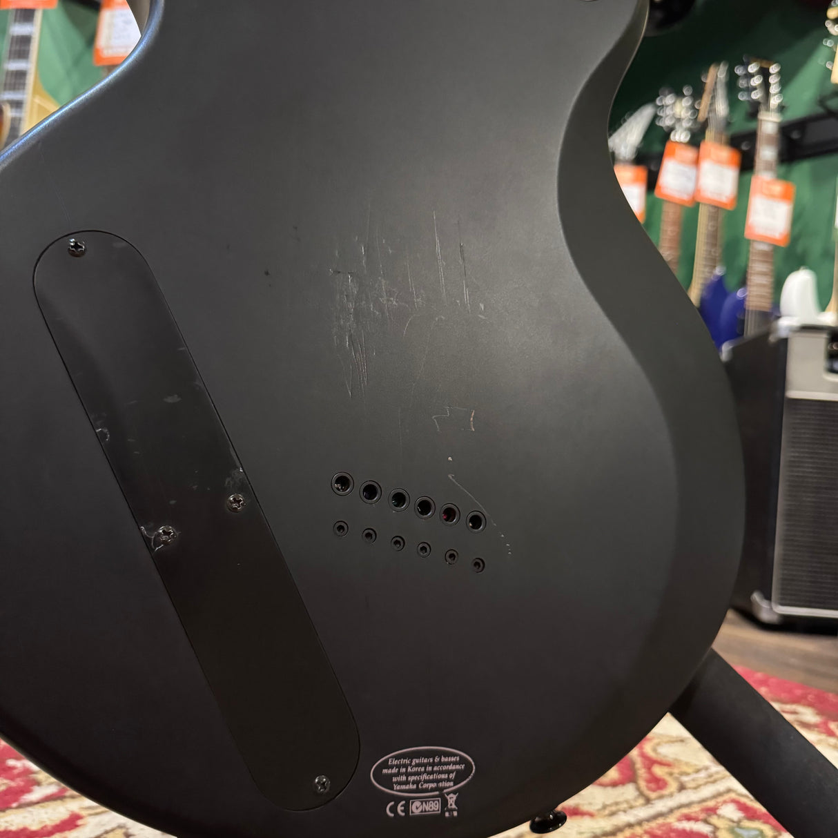 Yamaha AES520/D6 Baritone Electric Guitar Black (Pre-Owned)
