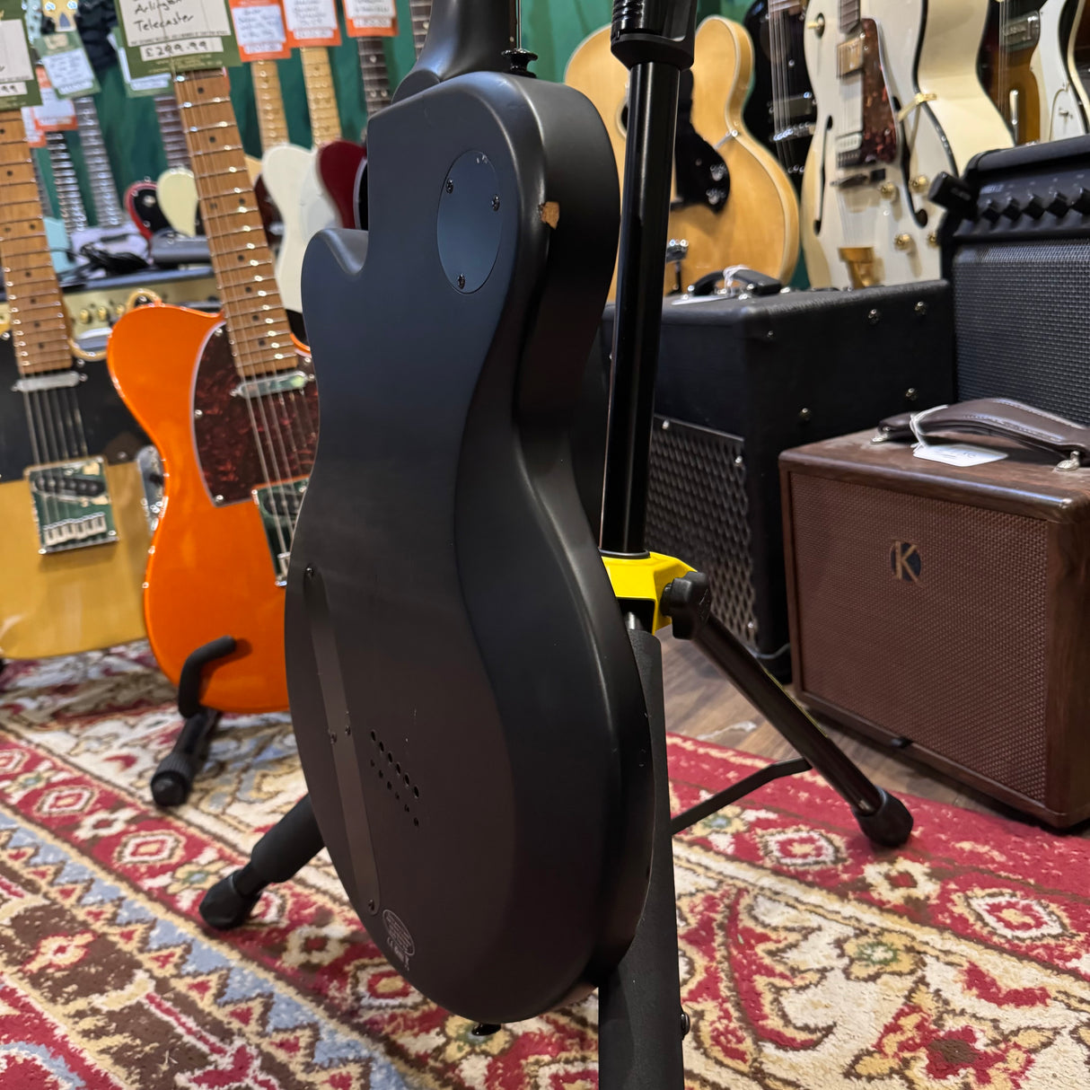 Yamaha AES520/D6 Baritone Electric Guitar Black (Pre-Owned)