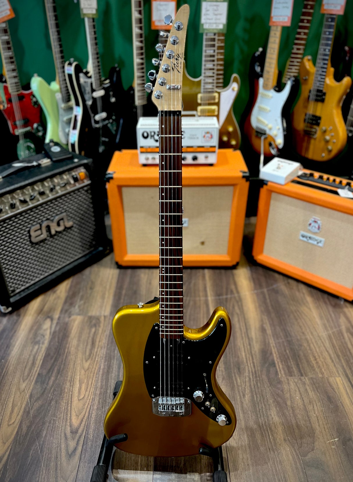 Fury Bandit Electric Guitar Gold + Hard Case (Pre-Owned) - Music Vault