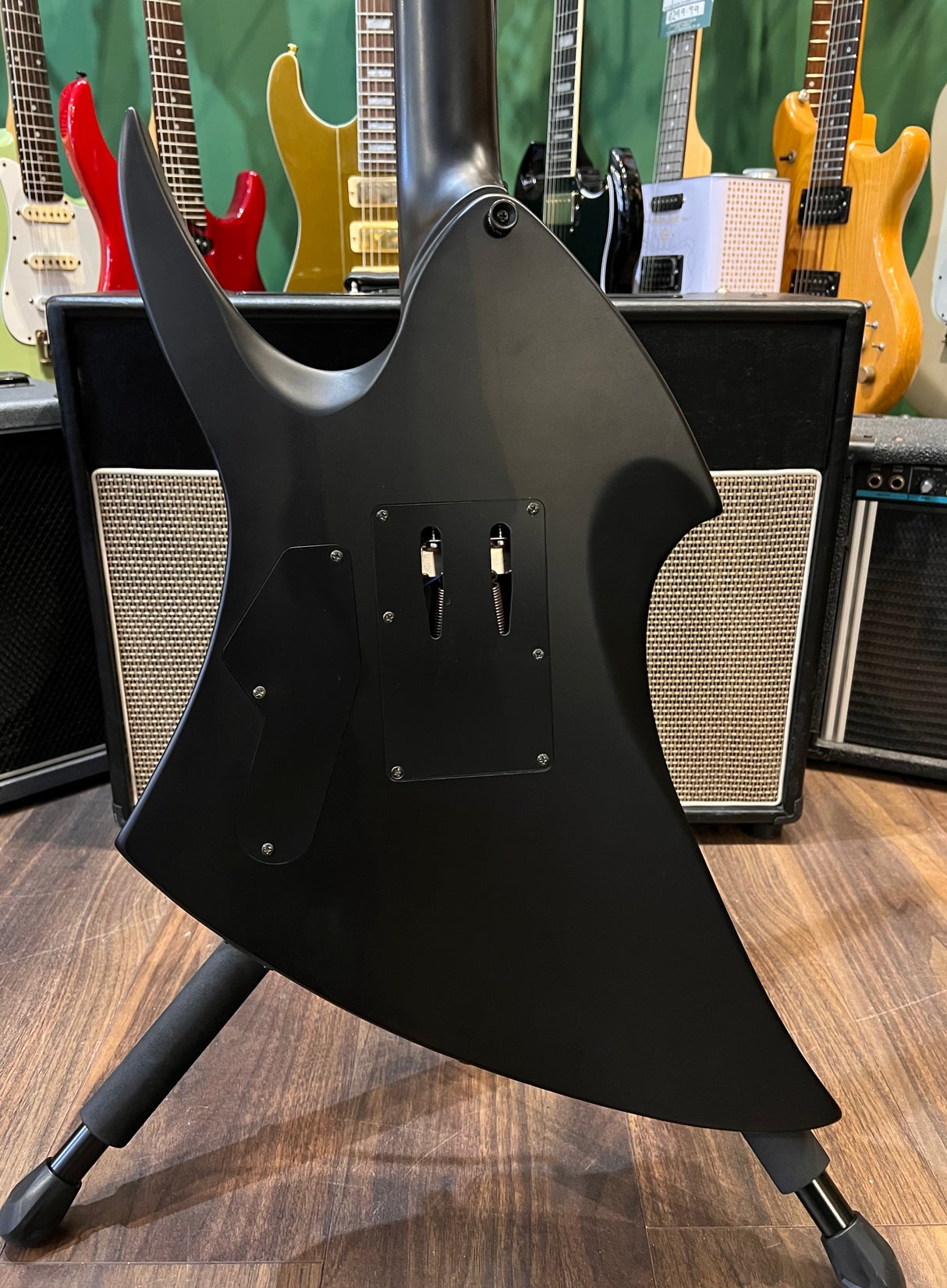 Vintage VMX Series Warp Satin Black (Pre-Owned) - Music Vault