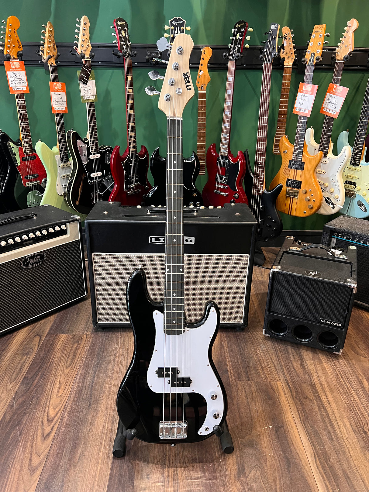 Max Music Precision Bass Black (Pre-Owned)