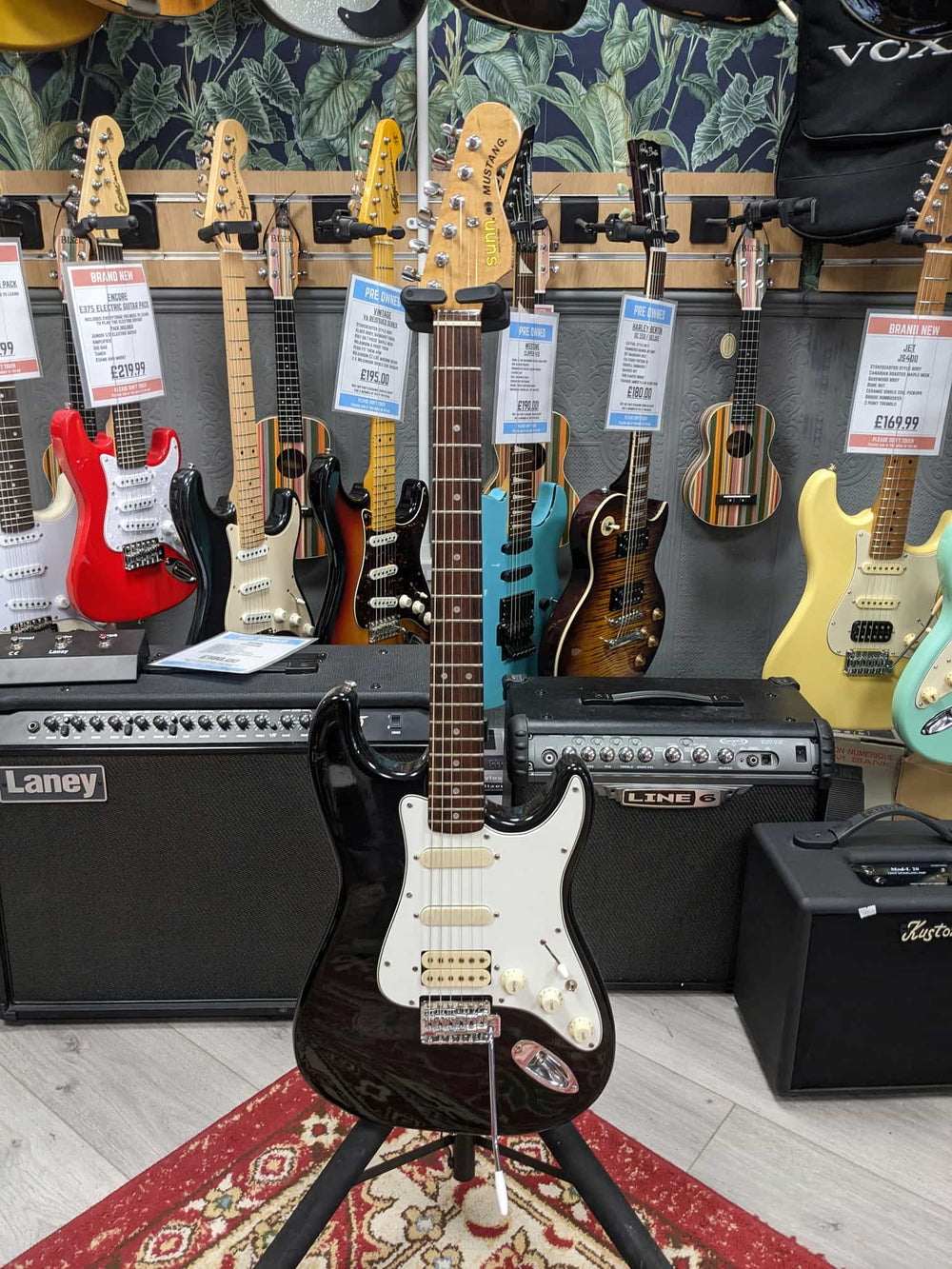 Sunn Mustang Stratocaster Black (Pre-Owned) - Music Vault