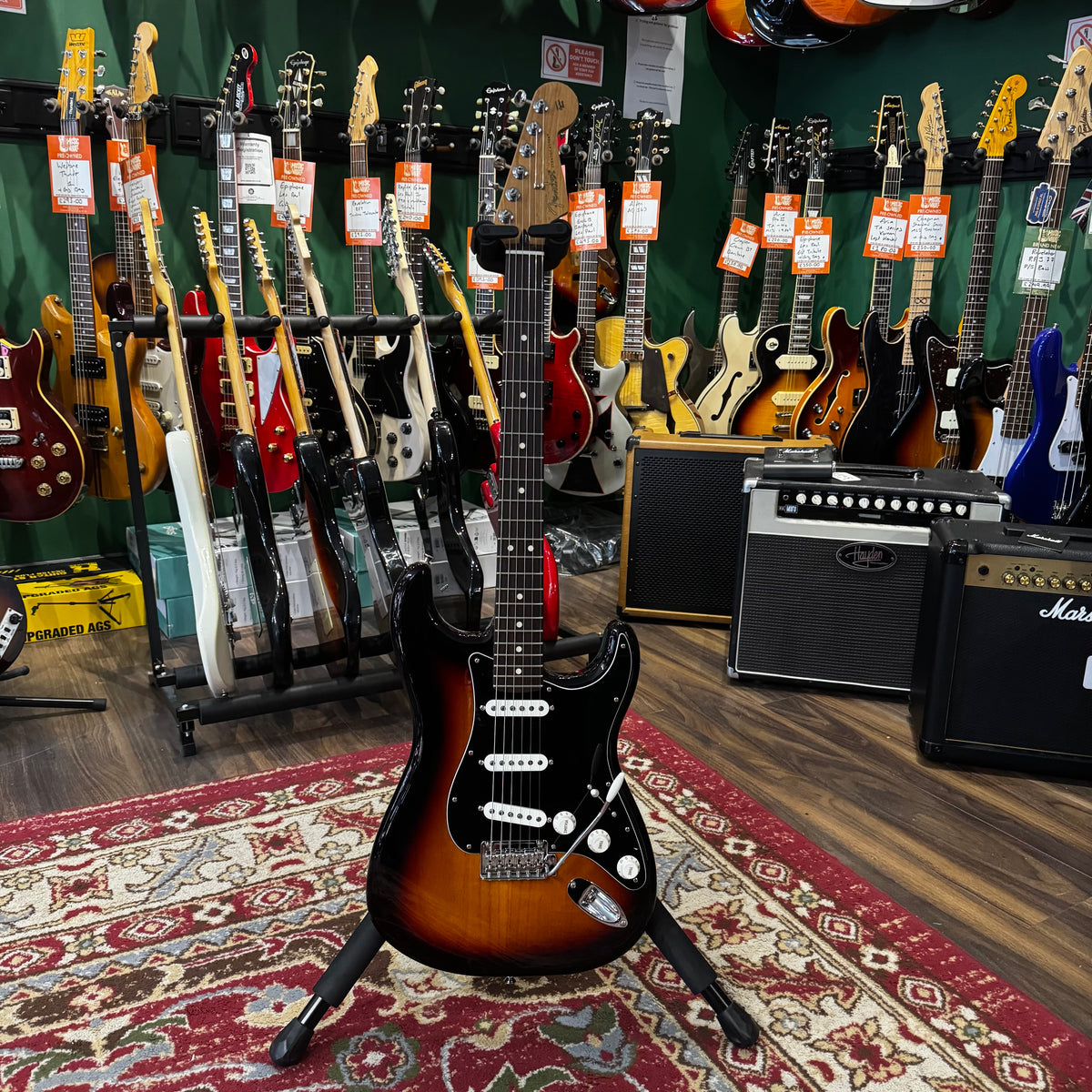 Fender GuitarGuitar Exclusive Limited Edition Roaster Player II Stratocaster Sunburst (Pre-Owned)