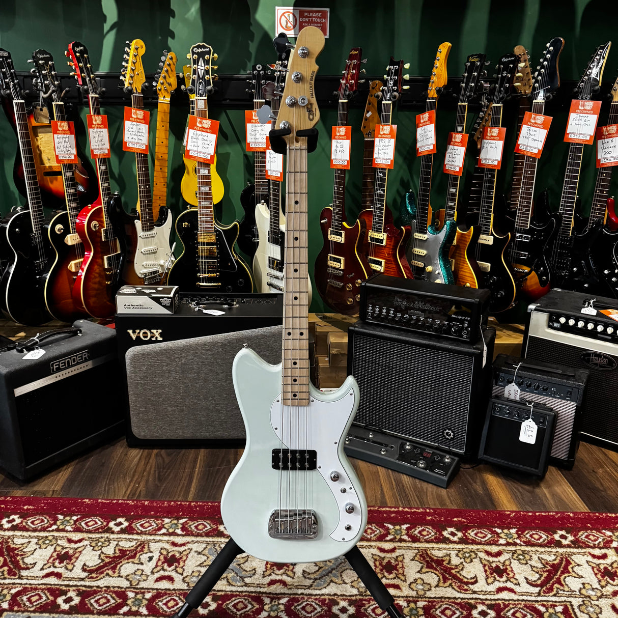 G&L Tribute Series Fallout Shortscale Bass Surf Green (Pre-Owned)