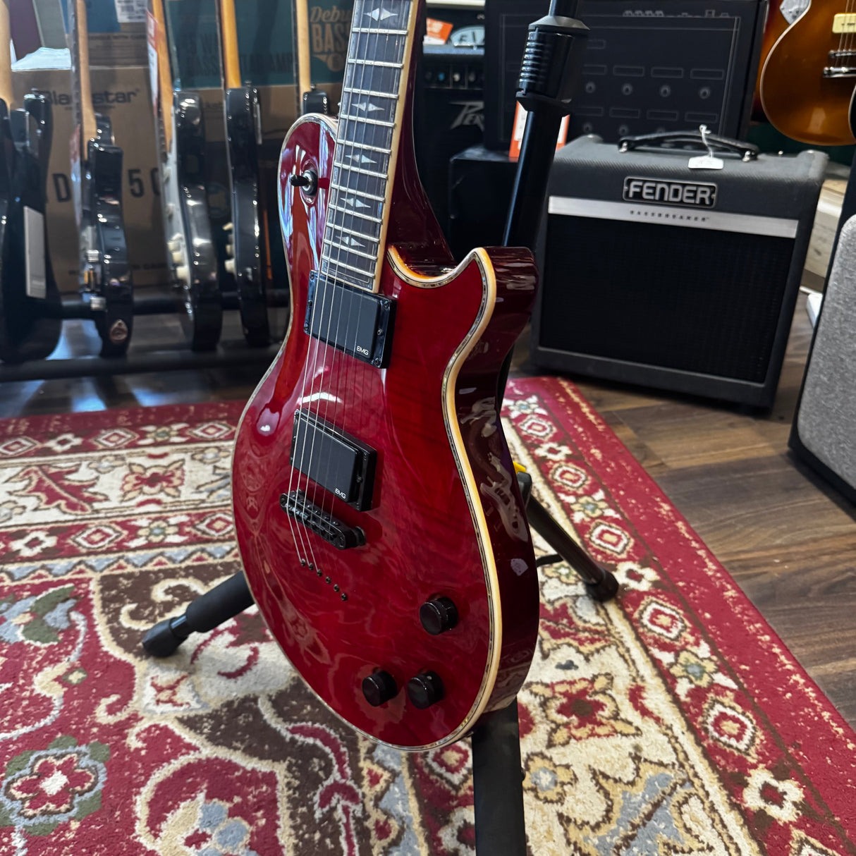 Michael Kelly Patriot Premium Blood Red EMG Quilt Top + Hard Case (Pre-Owned)