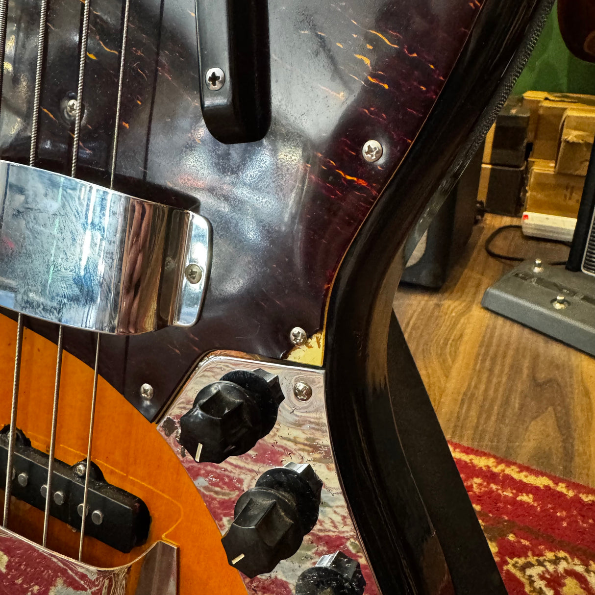 Columbus Jazz Bass Guitar Japanese 1970's Sunburst (Pre-Owned)
