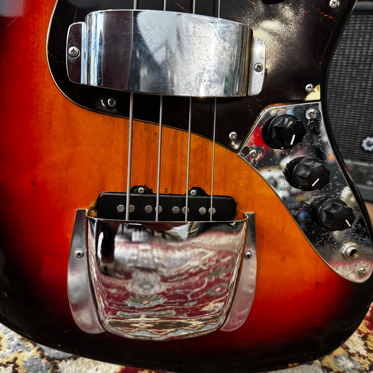 Columbus Jazz Bass Guitar Japanese 1970's Sunburst (Pre-Owned)