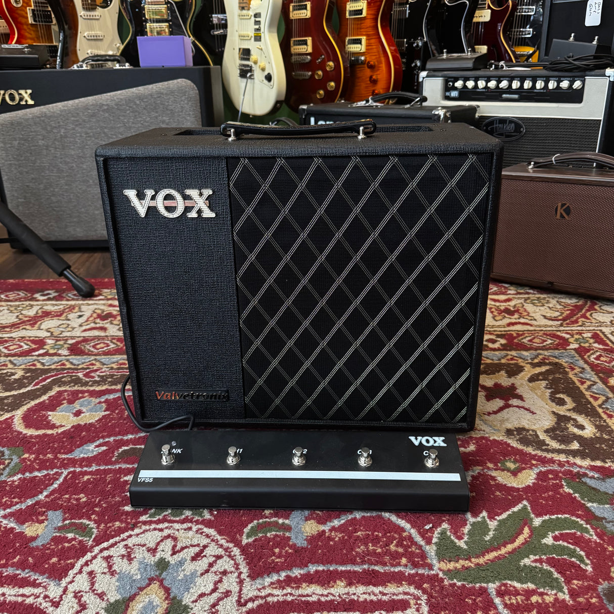Vox VT40X 40W Hybrid Valve Electric Guitar Combo Amplifier + VSF5 Footswitch (Pre-Owned)