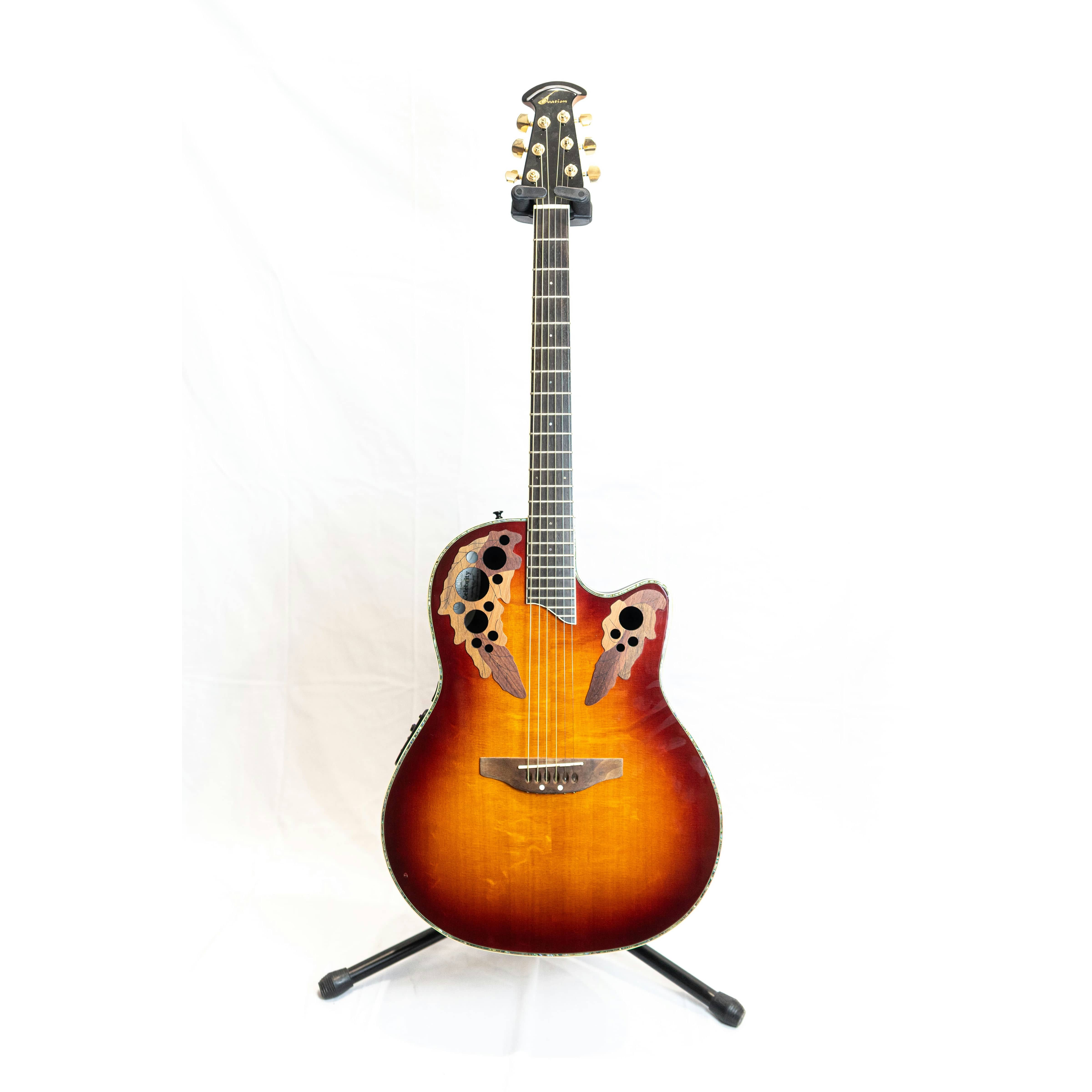Ovation Celebrity CC44 Bowl Back Electro Acoustic + Hard Case (Pre