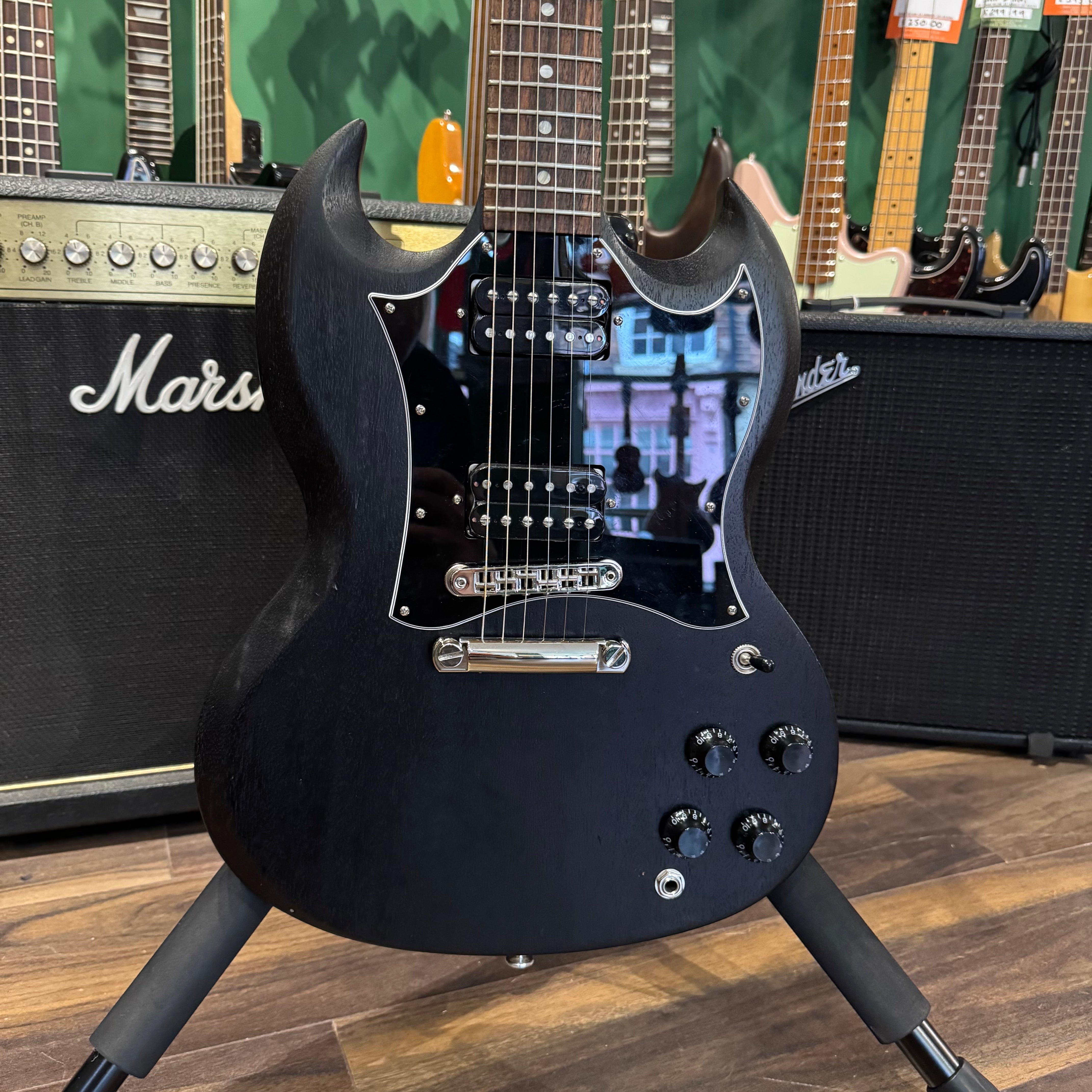 ギター Gibson SG Faded Tribute Worn Ebony 2019 Gibson SG 2019 Faded Tribute Worn Ebony (Pre-Owned) – Music