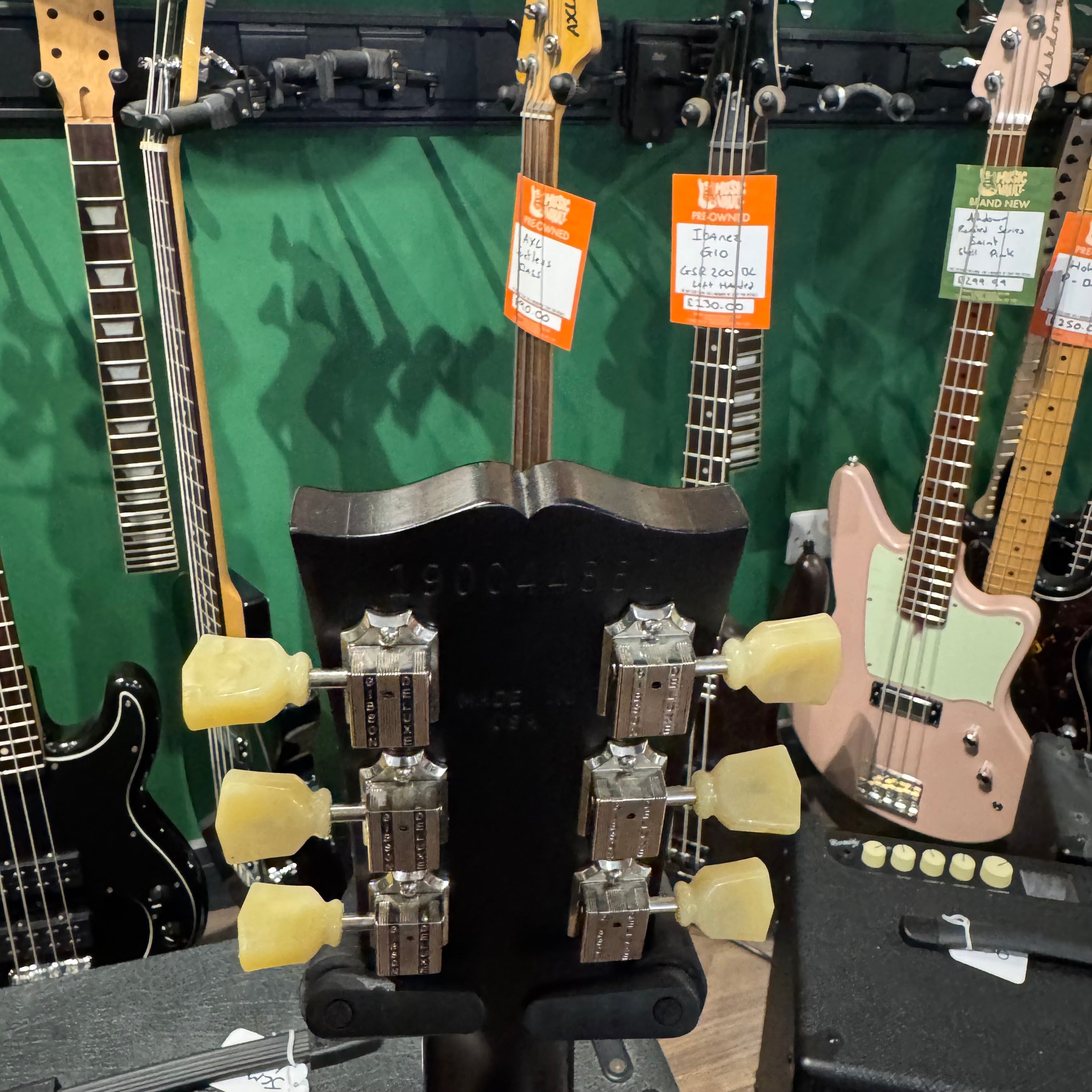 ギター Gibson SG Faded Tribute Worn Ebony 2019 Gibson SG Faded Tribute Worn Ebony 2019 - Some Neck Guitars