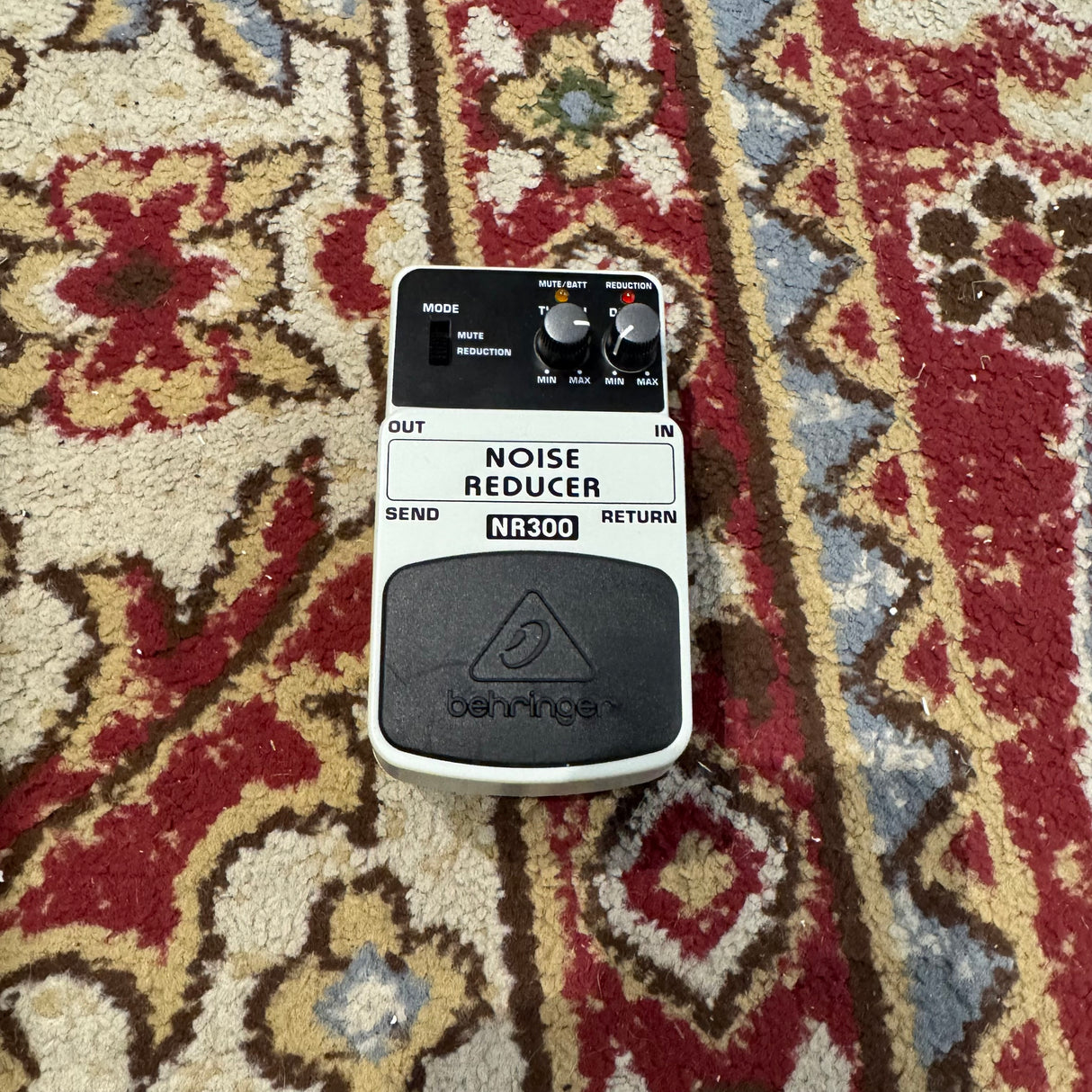 Behringer NR300 Noise Reducer Pedal (Pre-Owned)